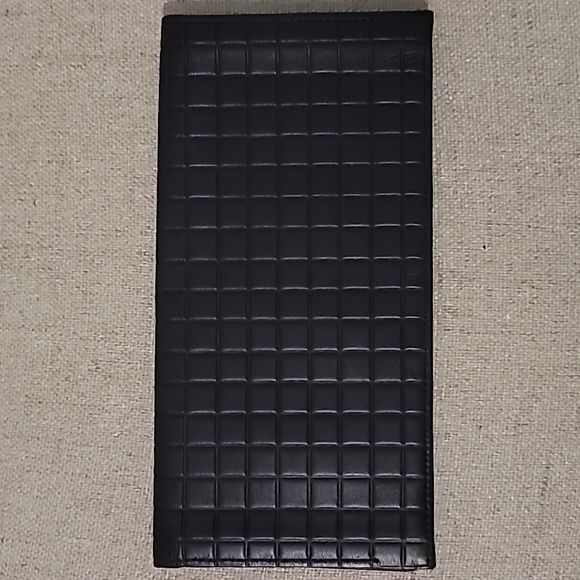 Like New Condition Burberrys Wallet - Picture 8 of 8